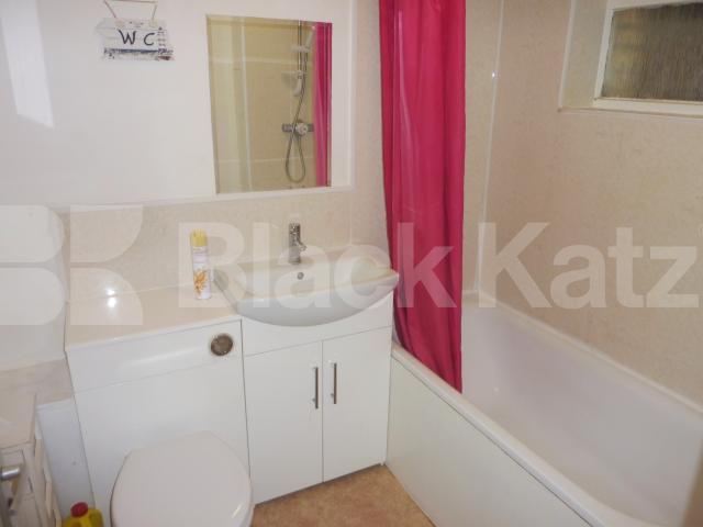 			NEW INSTRUCTION!, 2 Bedroom, 1 bath, 1 reception Flat			 Brecknock Road, TUFNELL PARK